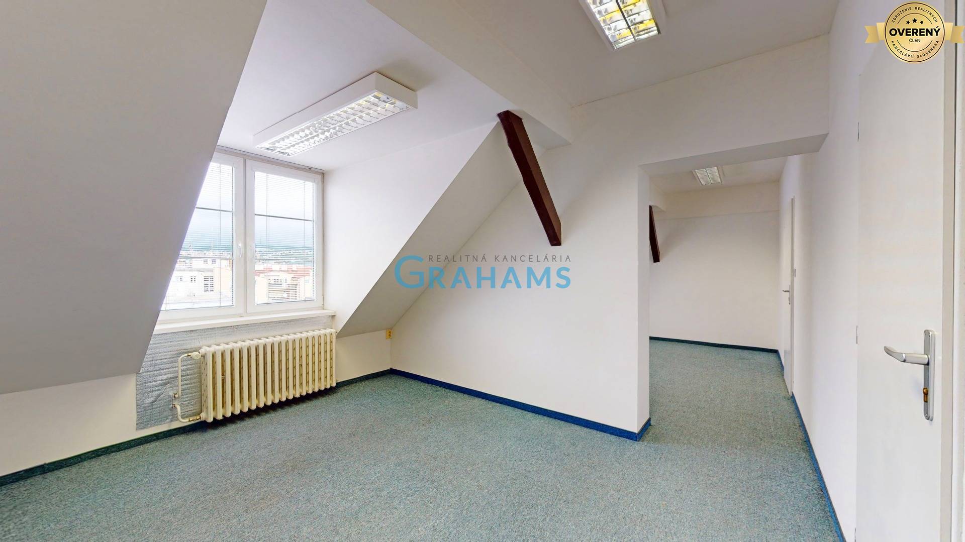 Podkrovná kancelária