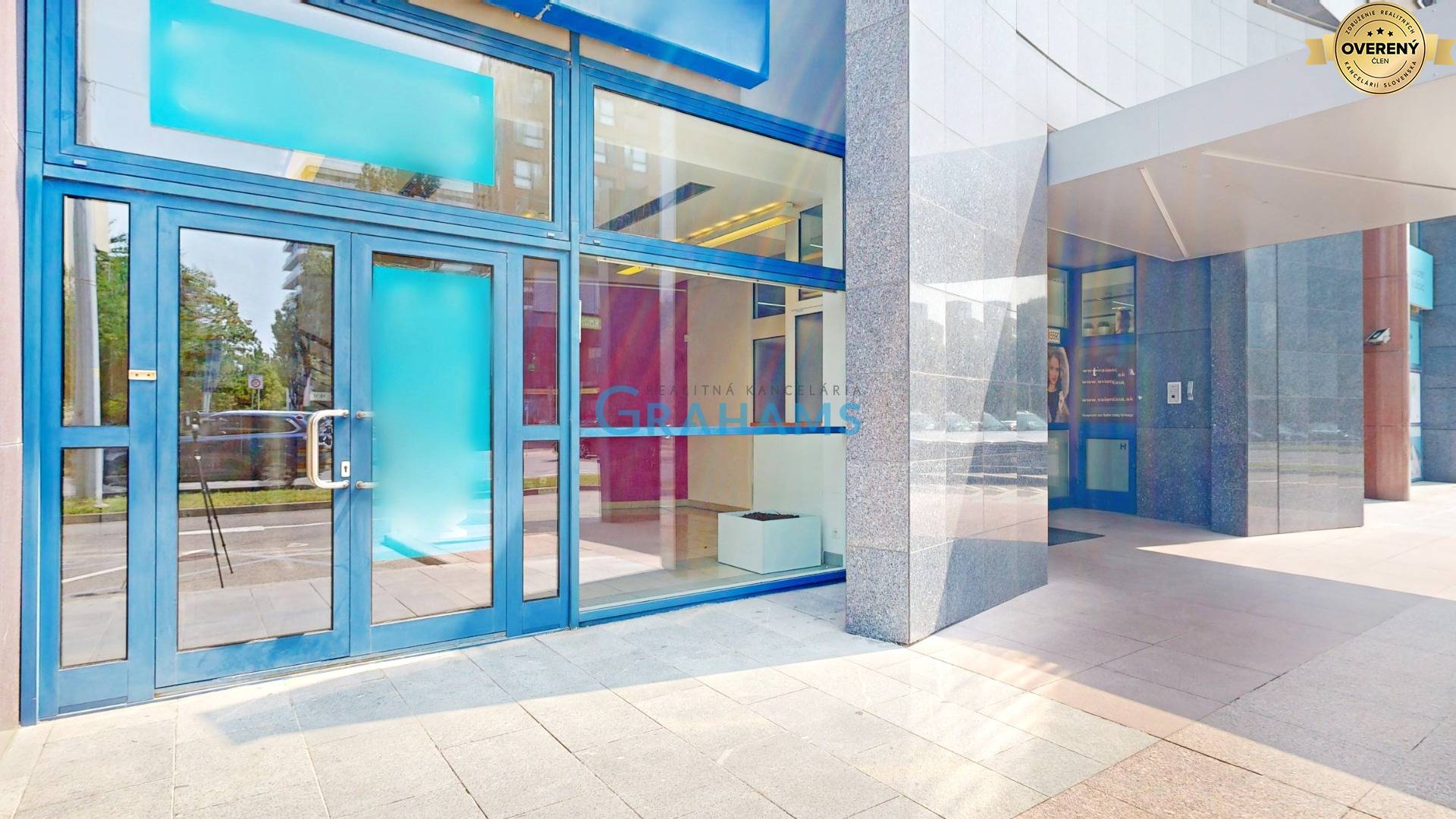 Vchod z ulice Košická