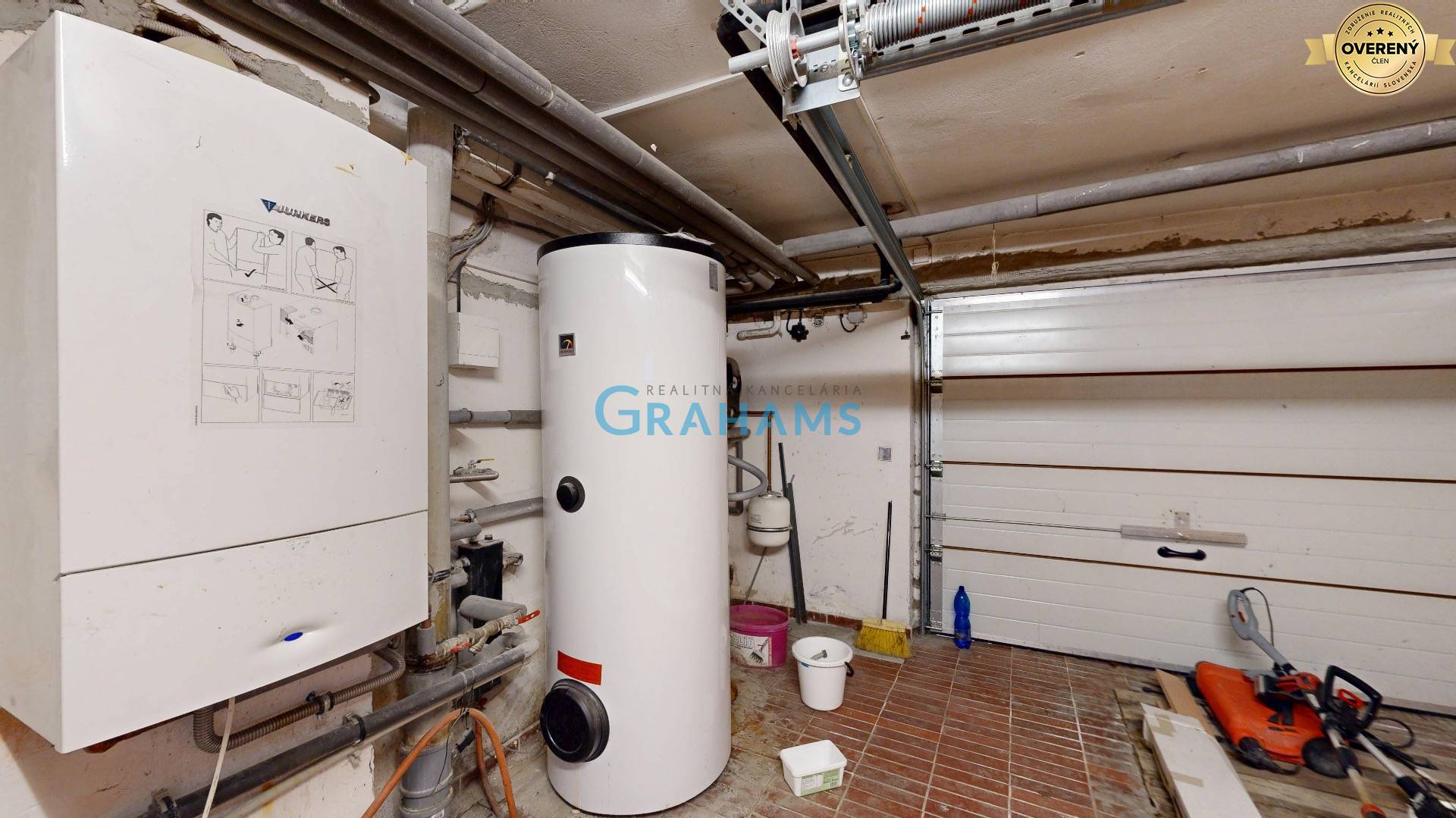 Garáž s kotolňou