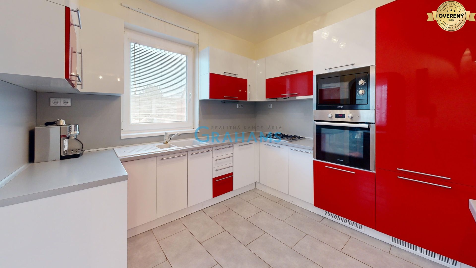 GRAHAMS-predaj-4-izb-zariadeneho-RD-Okruzna-Rovinka-Kitchen.jpg